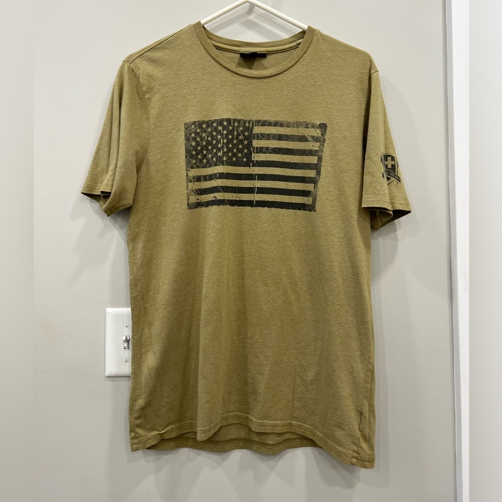 OAKLEY buckle, men’s tee shirt, size medium